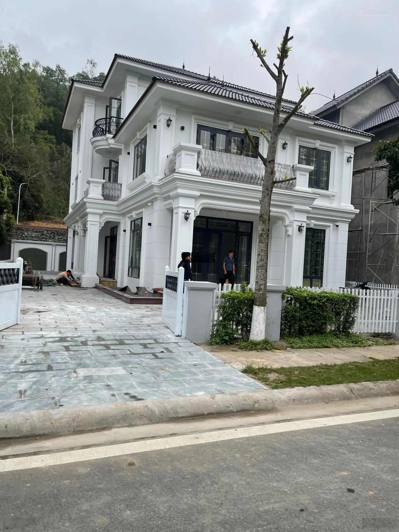 Chính chủ căn Xanh Villas đơn lập view mặt suối khu B6, nhà mới