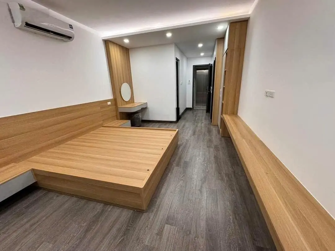 Trần khát chân, quận hai bà trưng, 40m2,6 tầng, thang máy, ô tô vào nhà, kinh doanh.