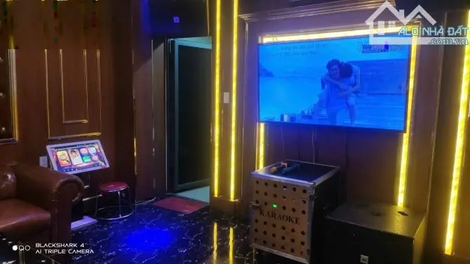 Bán Toà Nhà Karaoke 5 tầng 11 phòng đường Nguyễn Tất Thành, Hải Châu, Đà Nẵng.