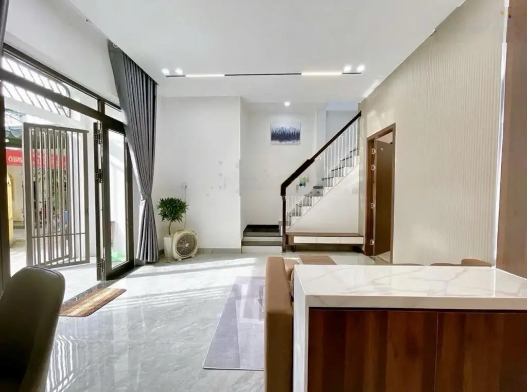 Hoàng Diệu - Hải Châu, diện tích 50m2, nhà 2 tầng, có 3 phòng ngủ, ngang 5m - 2.850 tỷ