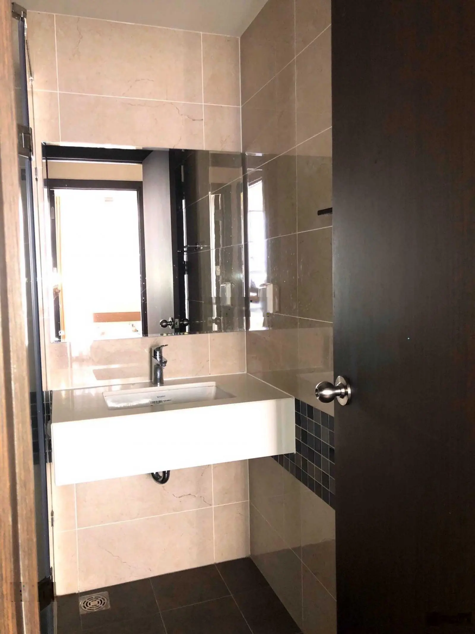 Bán căn hộ Tresor Novaland 2PN, 1WC lầu cao view sông, full nội thất giá 4.1 tỷ. LH: 0906 378 ***