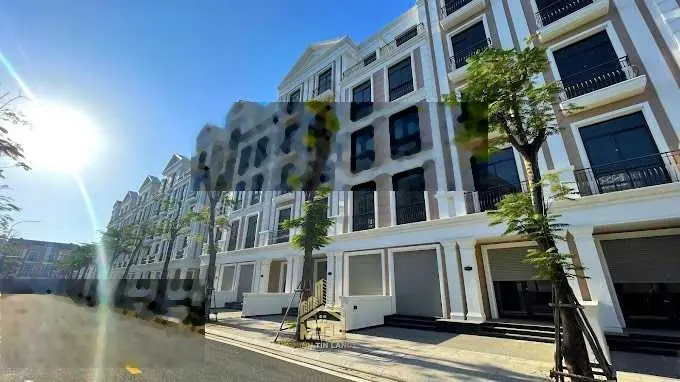 Căn nhà phố sân vườn khu biệt thự Vinhomes Grand Park Quận 9 đáng mua nhất lúc này!