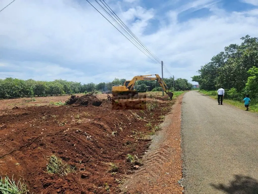 Cần bán nhanh 3000m2, giá 452 triệu, đất đang trồng sầu riêng