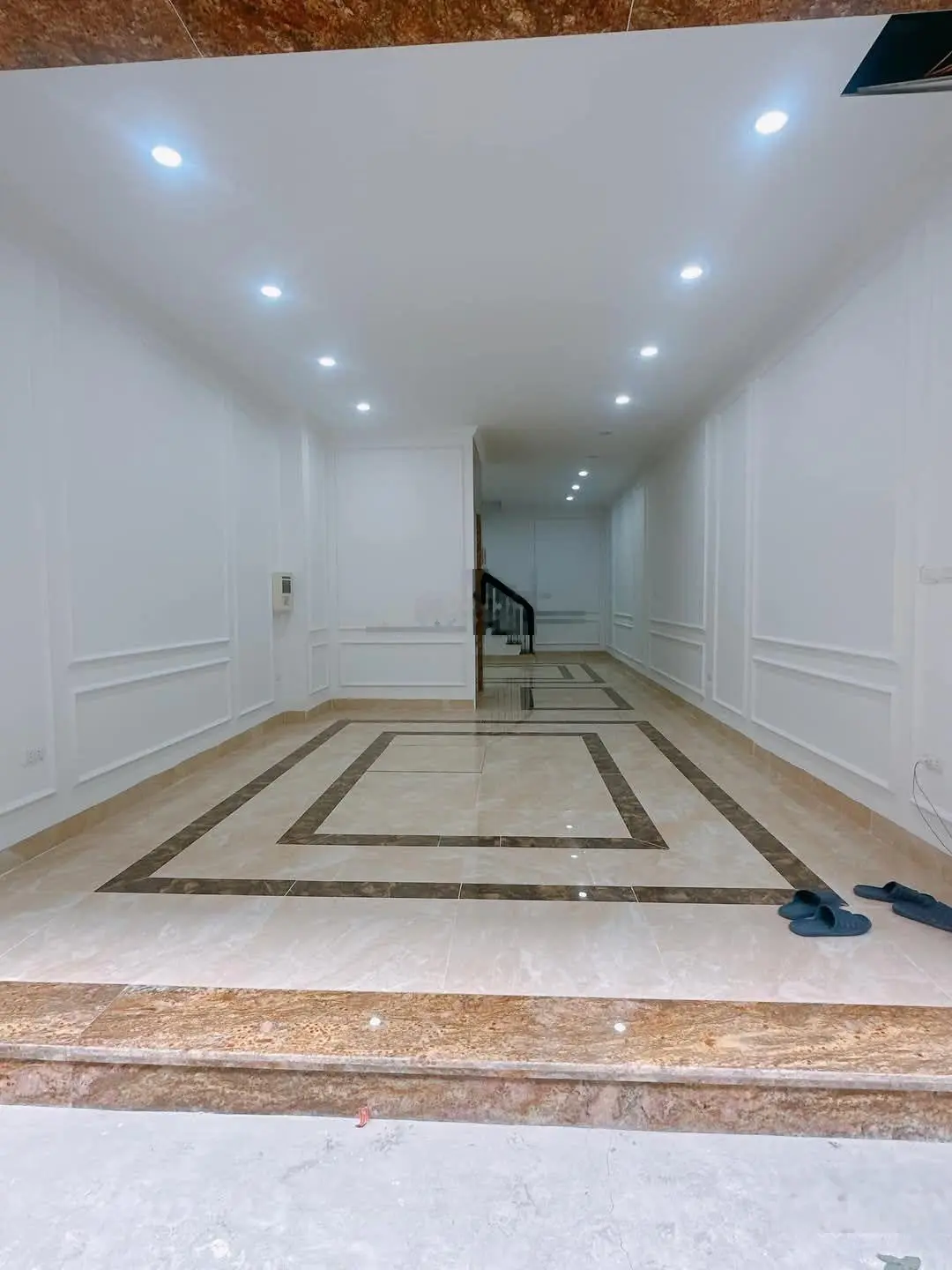 Bán nhà 5tầng thang máy full nội thất, Lê Trọng Tấn Hà Đông, 50m2 x mt 4.3m, oto đỗ cửa, vào nhà