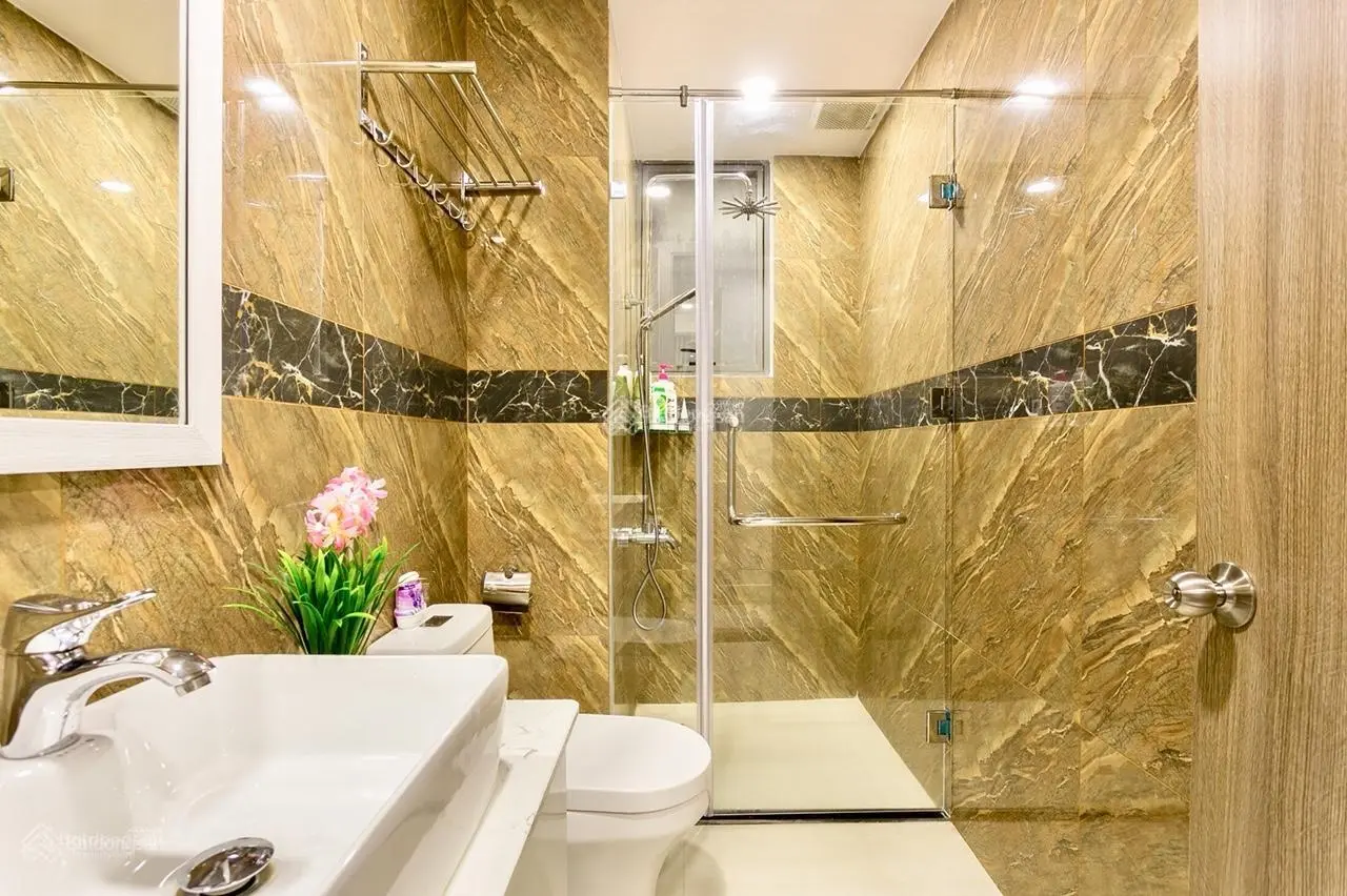 CẦN BÁN CHCC Hoa sen, Lạc Long Quân, Q11, 65m2. 2pn, 2wc, 3.1 tỷ, sổ hồng. Lh: 0899 552 *** Dũng