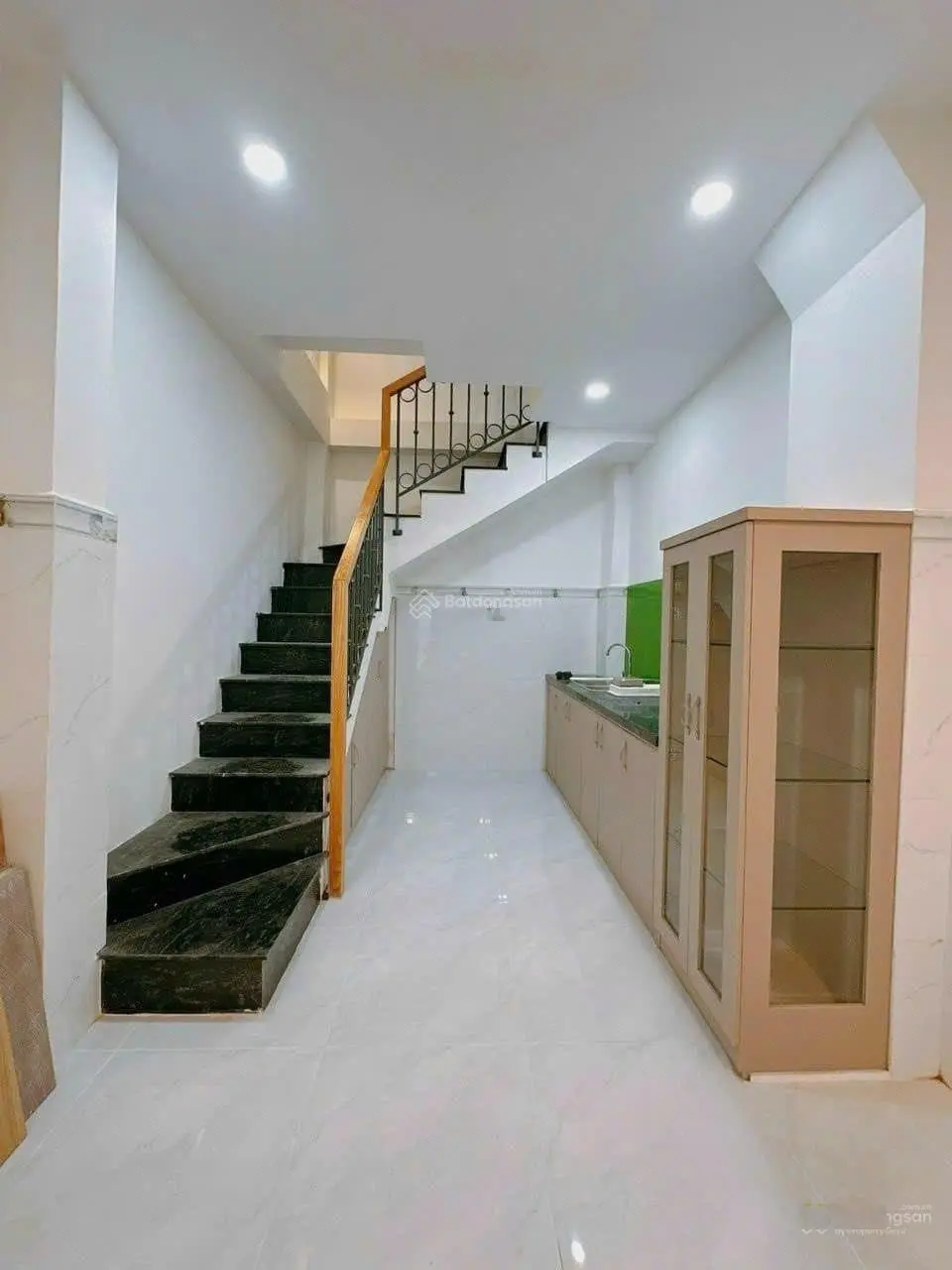 Bán gấp nhà Nguyễn Giá Trí, Bình Thạnh,giá 1tỷ990 /42m2,gần chợ bệnh viện. LH 0906854791 Kim Ngân