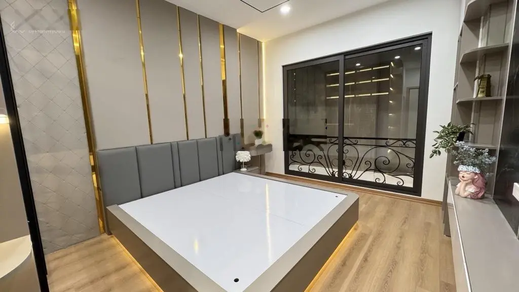 Minh Khai - Hai Bà Trưng - 40m2 6 tầng thang máy full nội thất - 8.36 tỷ - sổ đẹp gần phố