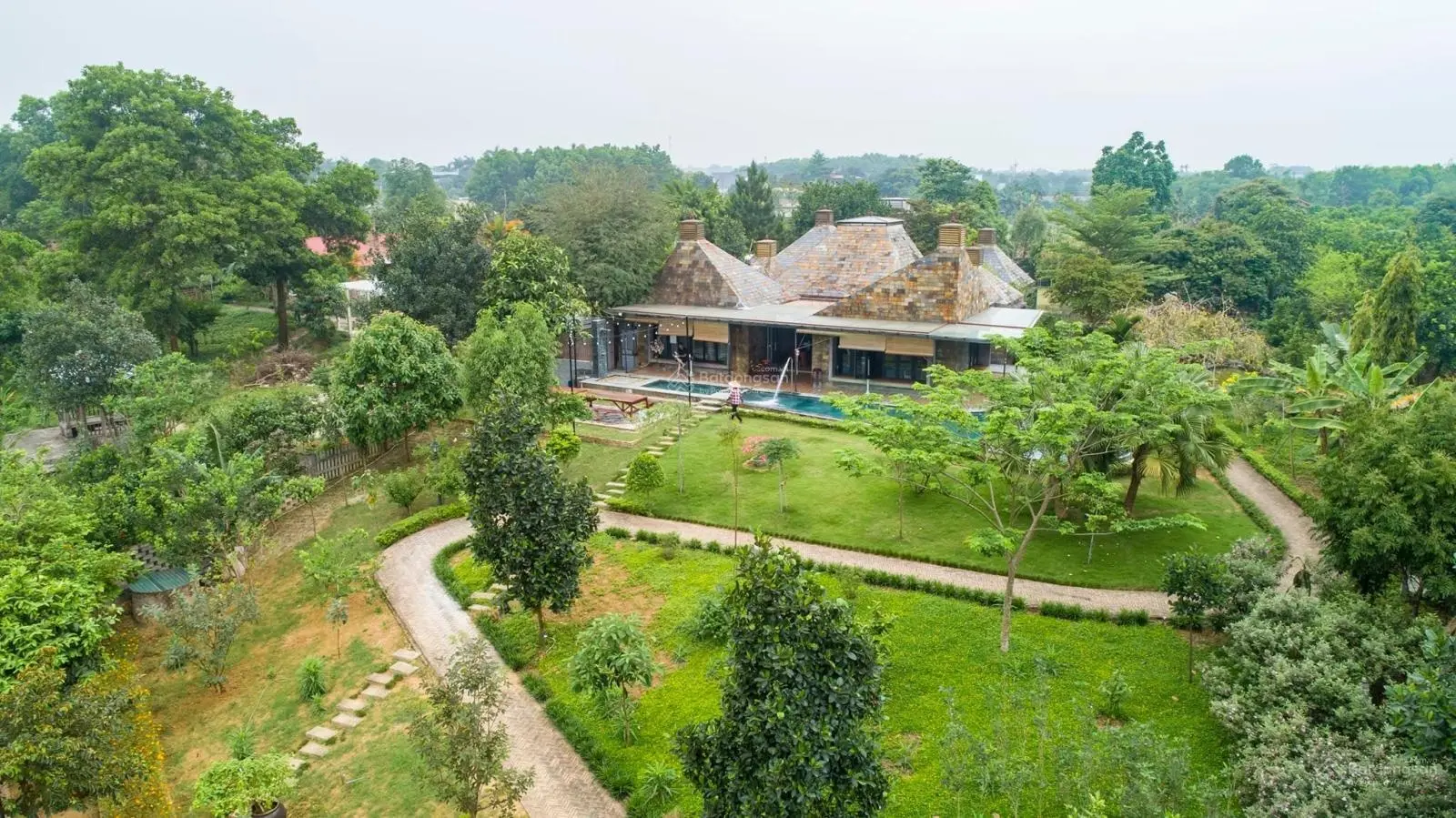 Chính chủ nhờ bán homestay nhà vườn ôm trọn view hồ đẹp nhất CNC Hòa Lạc