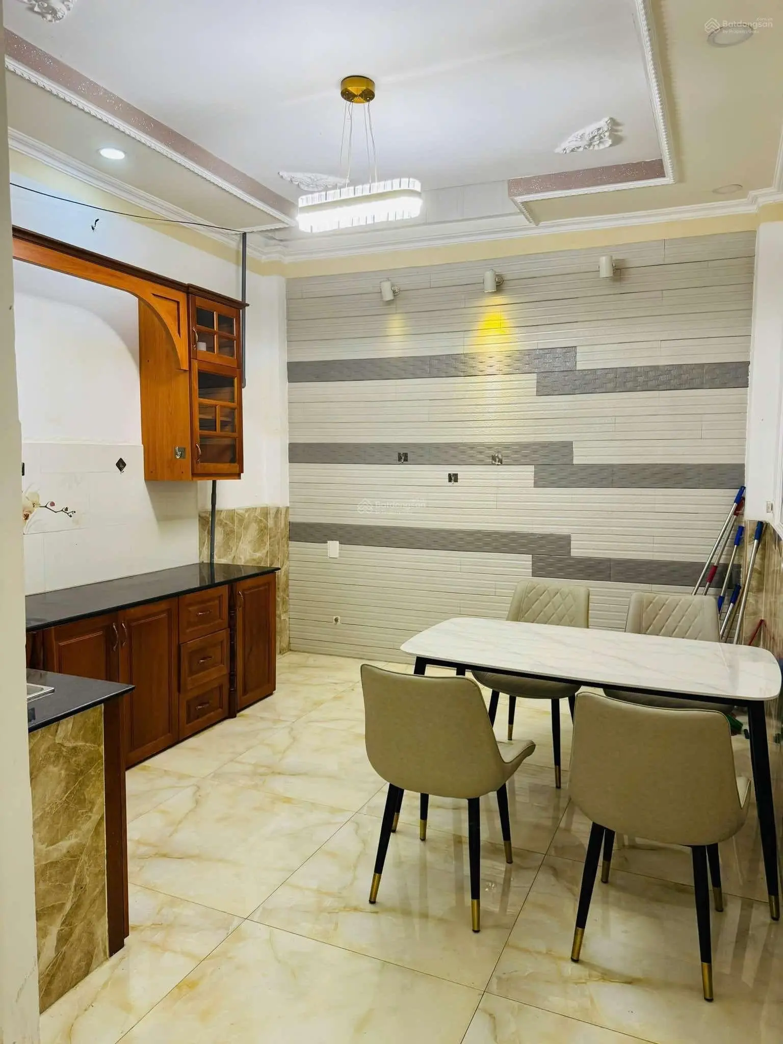 Nhà mới đón tết, Phạm Hữu Lầu, Phú Mỹ, Quận 7. DTSD 150m2 - 3 tầng - 4 phòng ngủ - full nội thất