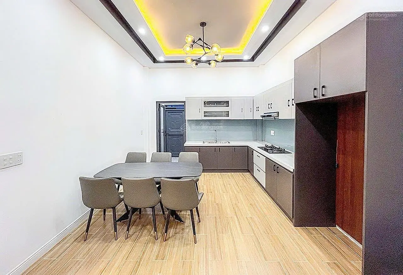 Bán nhà giá rẻ - 2tầng ở hoặc cho thuê ngay - sổ riêng~80m2, ngay cổng VSIP - trung tâm TP Tân Uyên