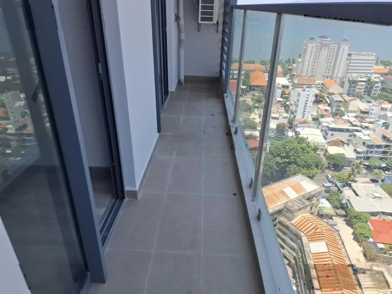 Bán căn hộ 02 phòng ngủ view xéo biển tuyệt đẹp tại Marina Suites Nha Trang 76,5m2, giá 2,9 tỷ