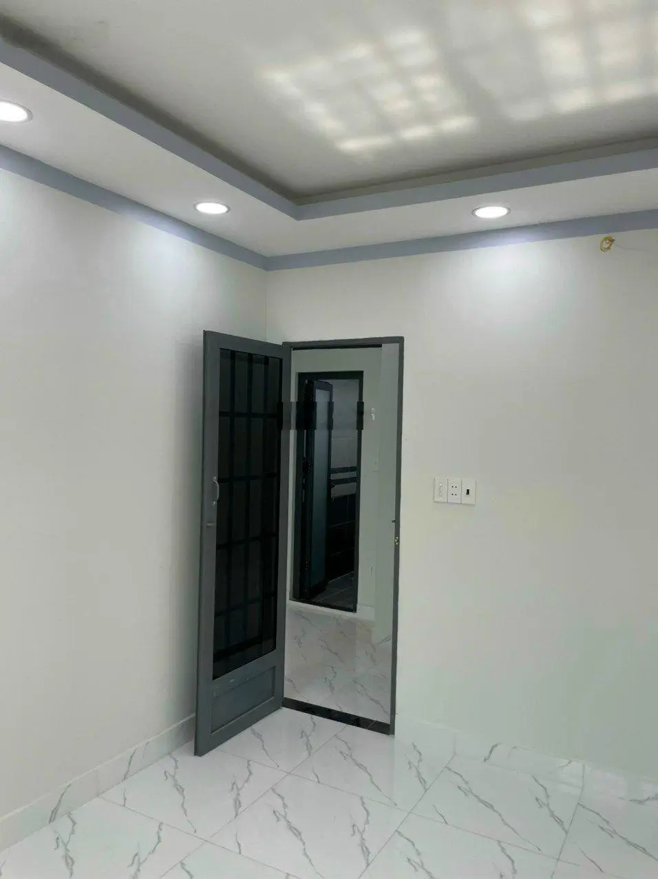 Nhà ngộp ngay hẻm ôtô Minh Phụng, Q11, HCM, 33m2, 3PN, 3WC đang cho thuê 13 tr/tháng