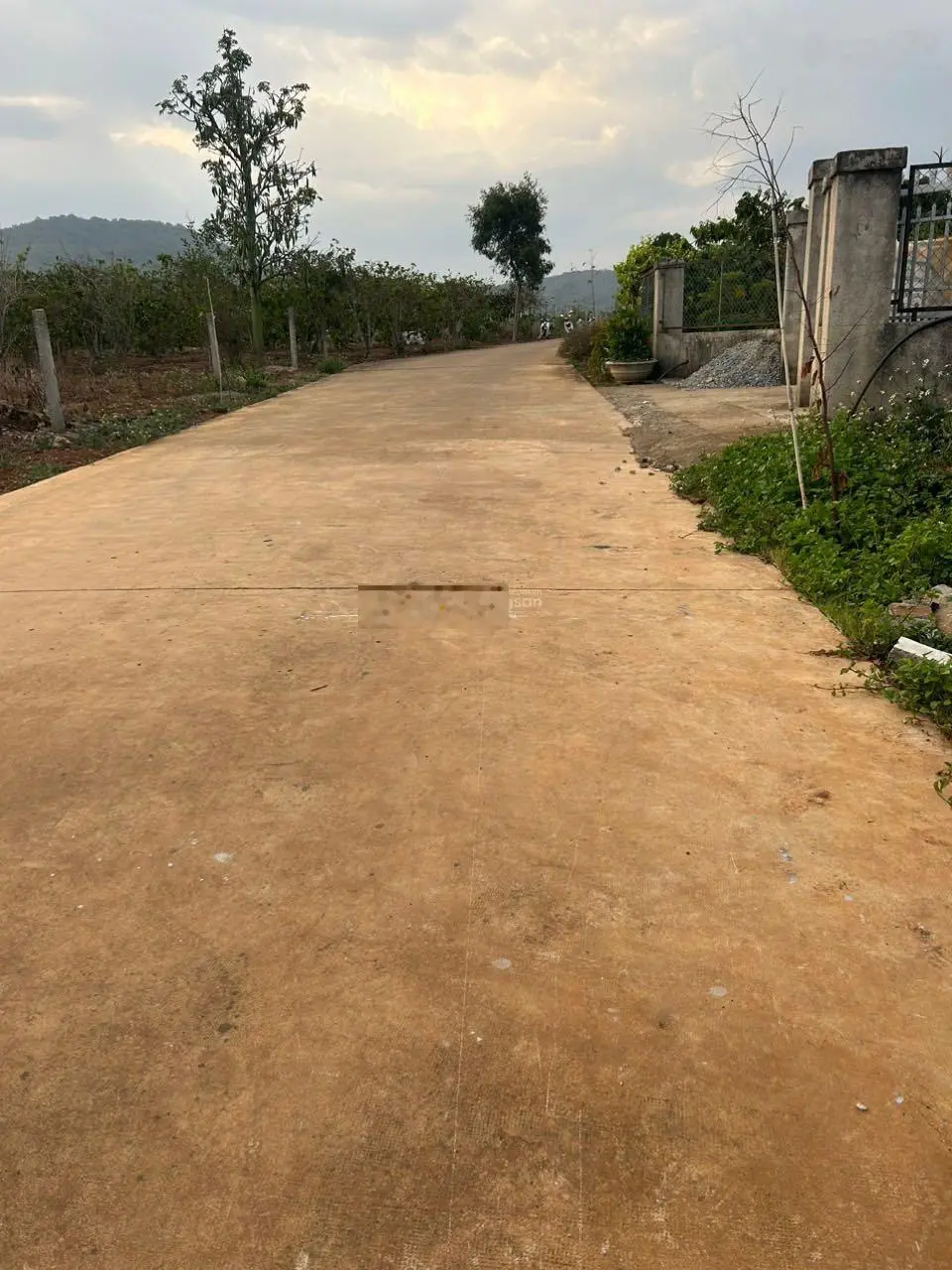 Bán đất trung tâm xã Liên Hiệp, DT 6x40m CN 240m2 có 100m2 TC đường 5,5m giá 1,5 tỷ