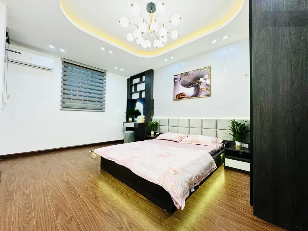 Siêu hiếm! 36m2 phố Kim Mã - gần mặt đường - sổ nở Hậu - 3 PN giá 5,3 tỷ