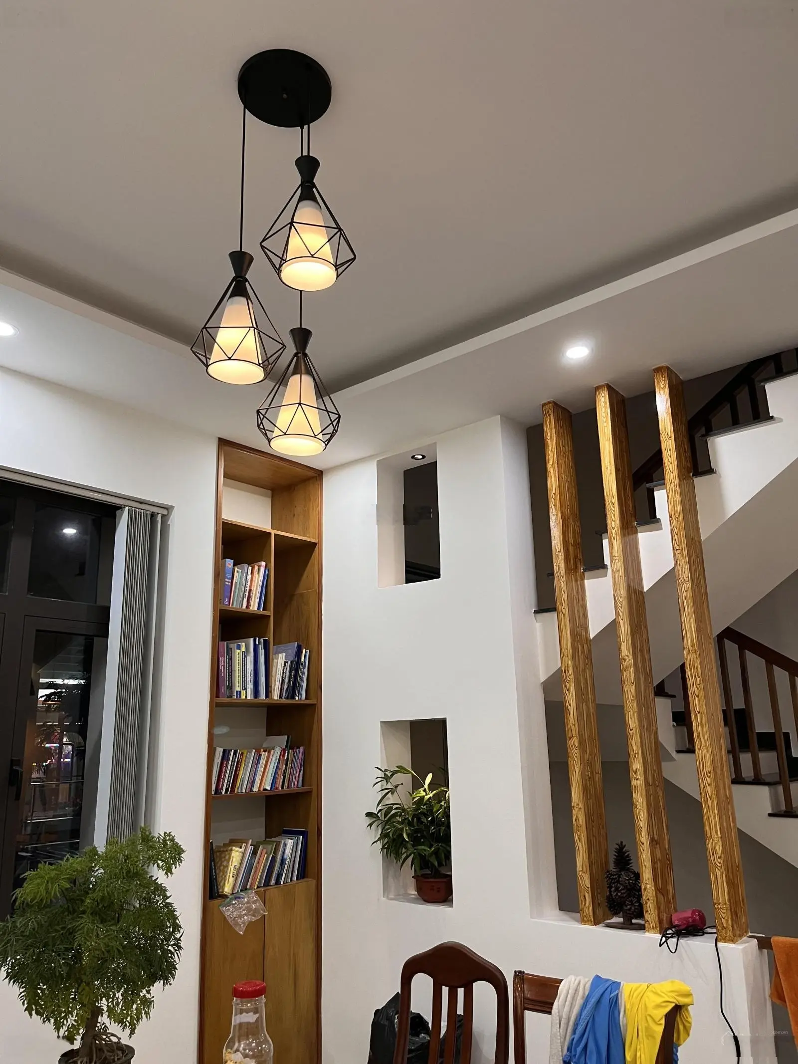 Bán nhà 2 mặt tiền đường Khúc Hạo, Sơn Trà, Đà Nẵng. Diện tích 155m2 (8x20m). Hướng Tây Nam. 3 tầng