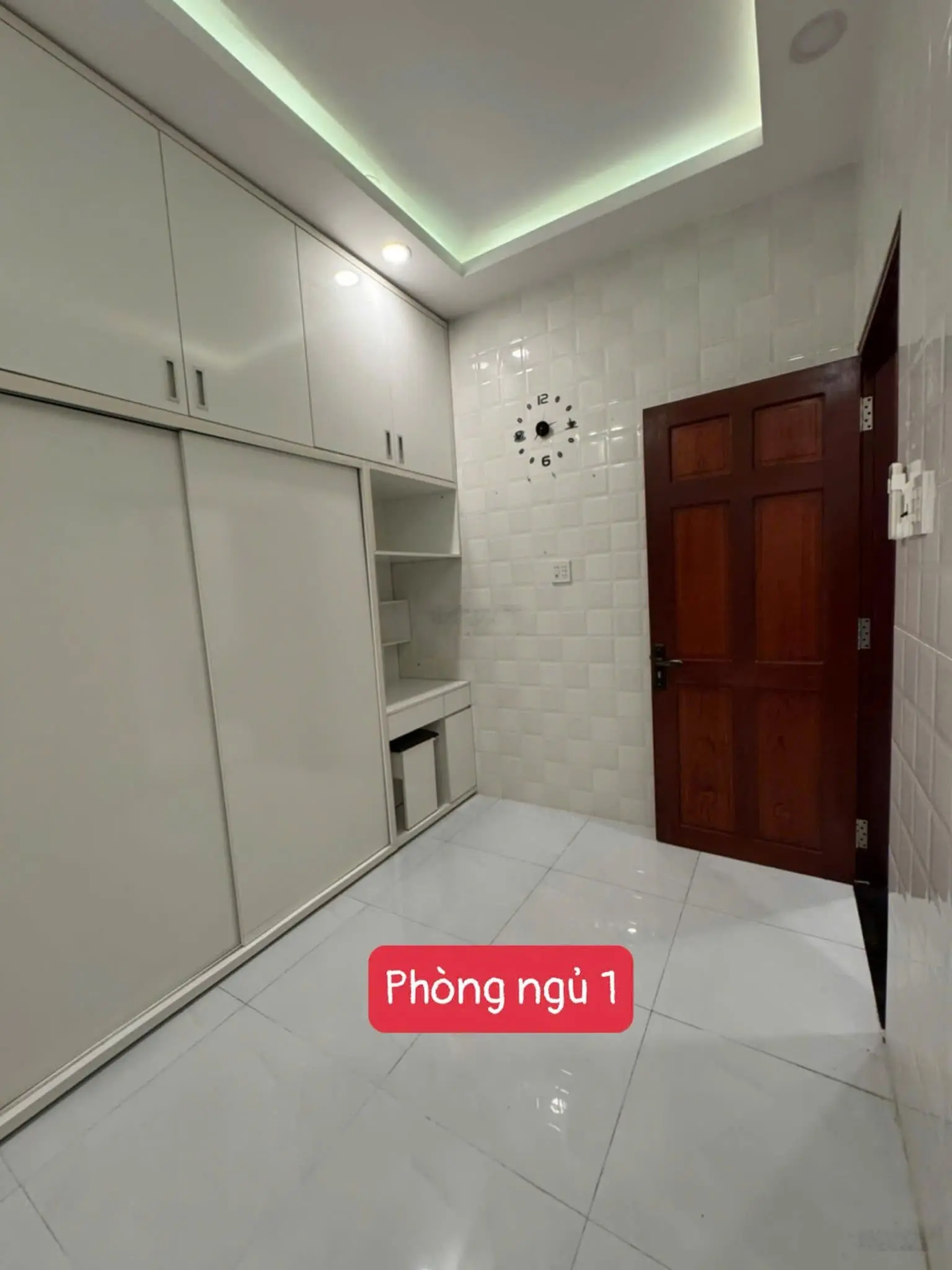 BÁN NHÀ PHỐ 1 TRỆT 2 LẦU, FULL NỘI THẤT 3ty4 GĐ1 Khu đô thị Tây Sông Hậu, Tp Long Xuyên