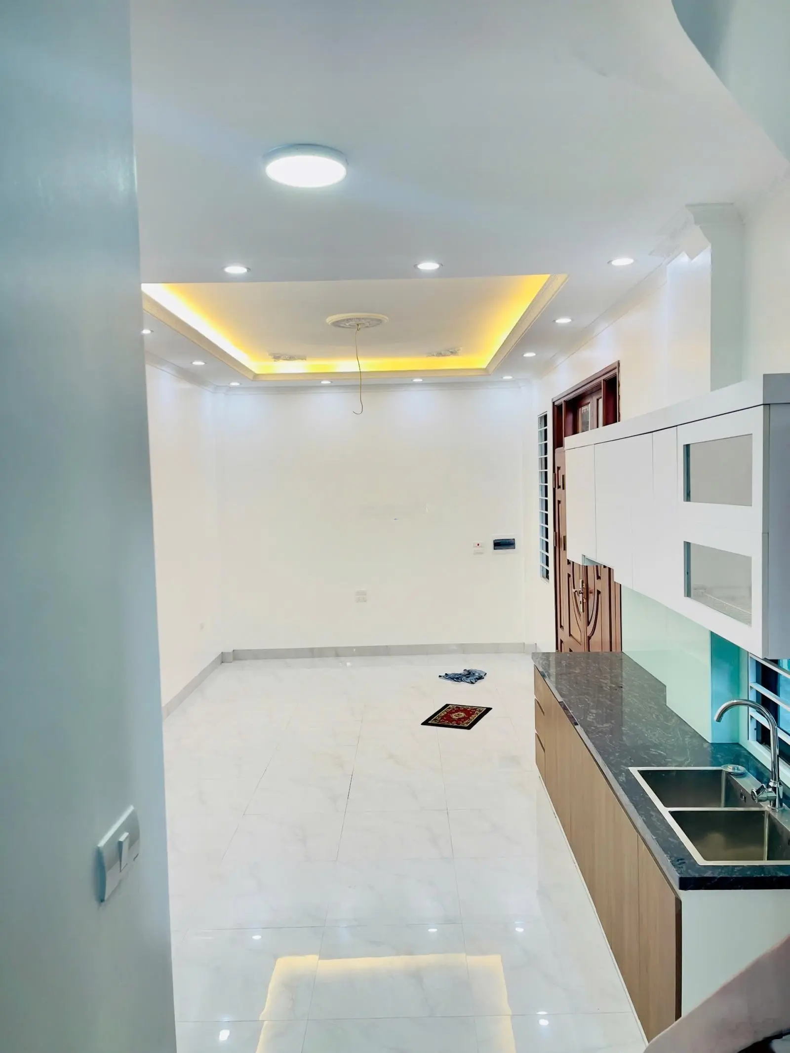 Bán NR tại An Dương Vương, 7,85 tỷ, 40m2, 4PN, 5WC, mặt tiền 10m, ngõ 3m, ô tô đỗ cửa. Có thang máy