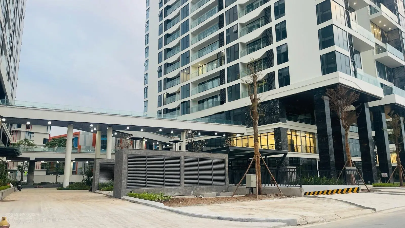 Duplex Iconic Long Biên 154m2, 169.8m2 thông thủy giá từ 14 tỷ nhận nhà ngay