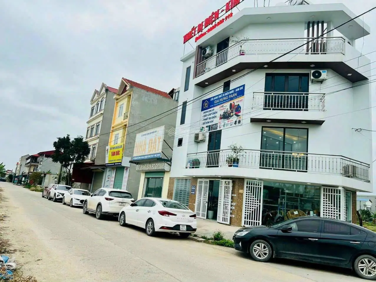 Bán đất dịch vụ Tân Ngọc - Bá Hiến - Bình Xuyên diện tích 100m2 đường 16,5m view công viên