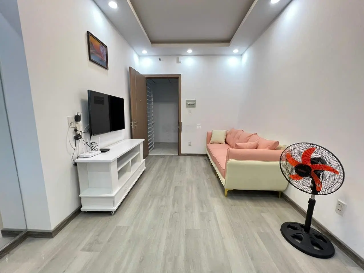 Bán căn 30 kế bên căn góc. Full nội thất 59m2. View biển. Giá bán 1.950 tỷ. Lh 0931 354 ***