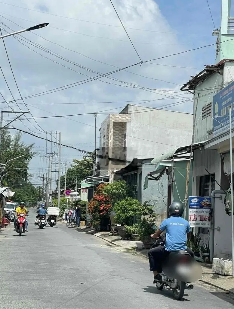 BÁN NHÀ MẶT TIỀN GẦN CHỢ NGÃ BẢY