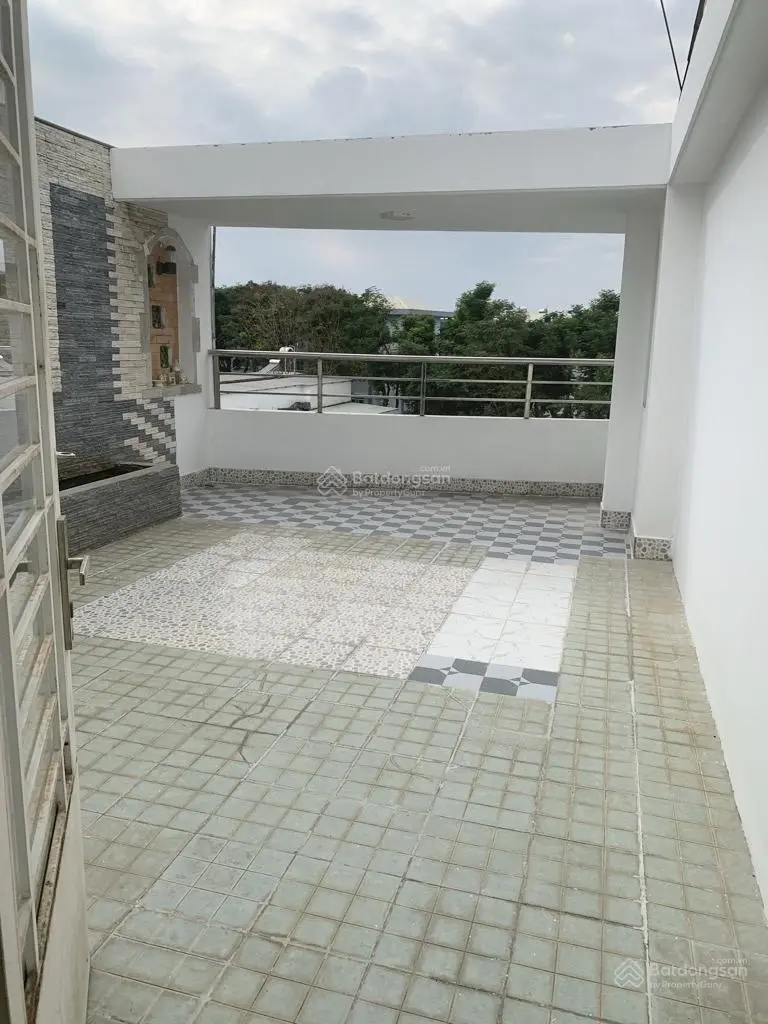 Nhà mặt tiền 4 tầng, 85m2 (4.5 x 18.9), đường 236 Lã Xuân Oai, Tăng Nhơn Phú A, Quận 9