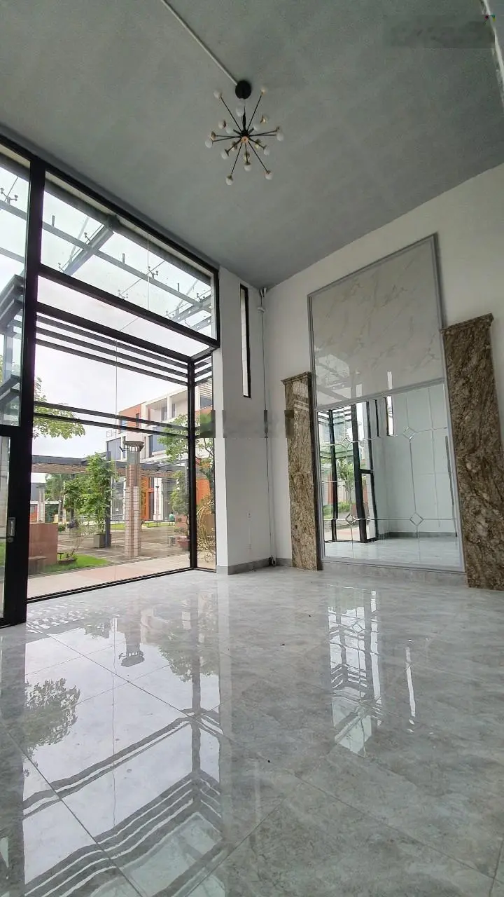 Bán căn shophouse thương mại khu biệt thự Galleria 2mt Nguyễn Hữu Thọ, DTSD 1200m2, hầm, 4 lầu