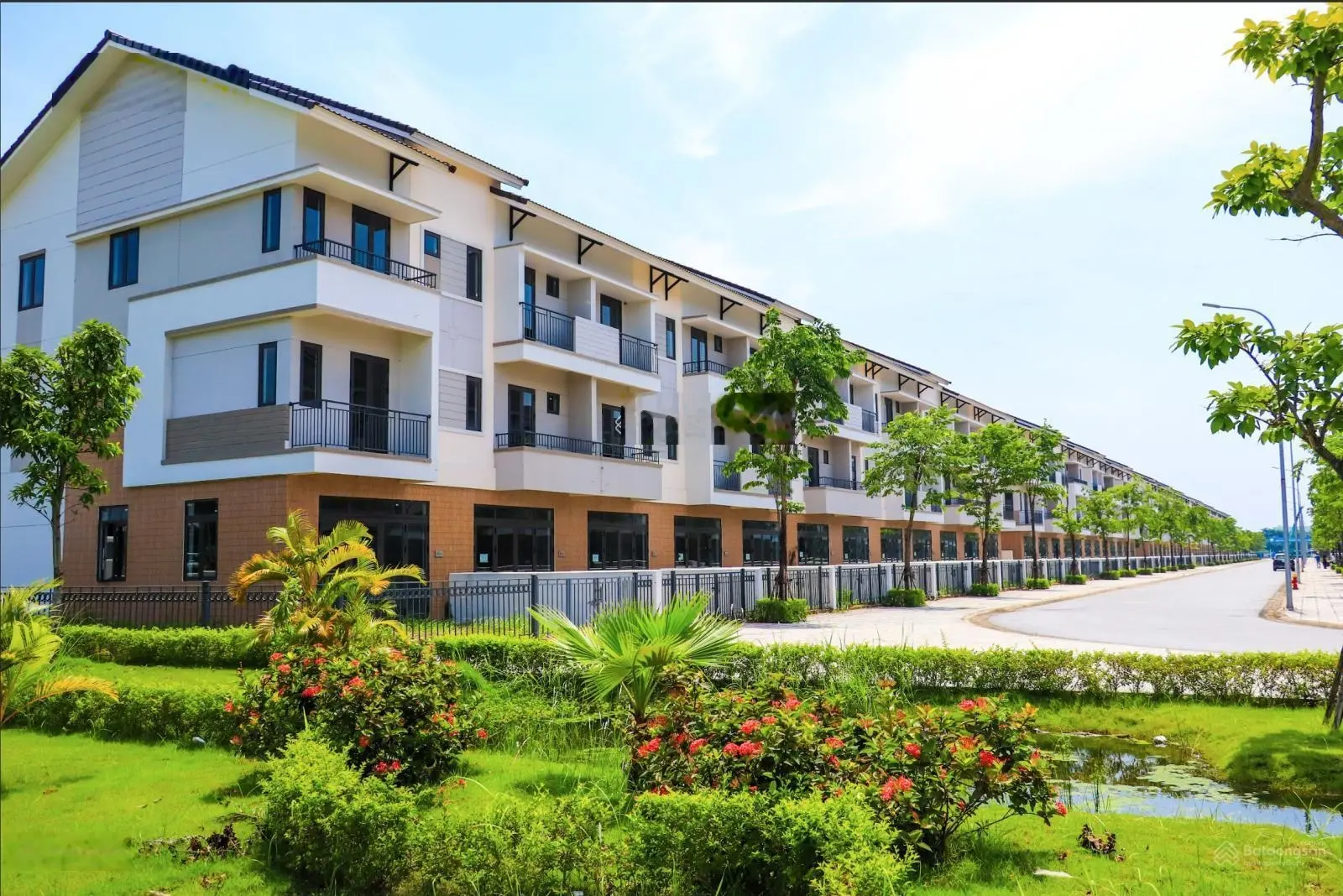 Mở bán chính thức Shophouse tại Centa Riverside, KCN VSIP, Bắc Ninh, giá 7.6 tỷ, 120m2, 4PN, 5WC