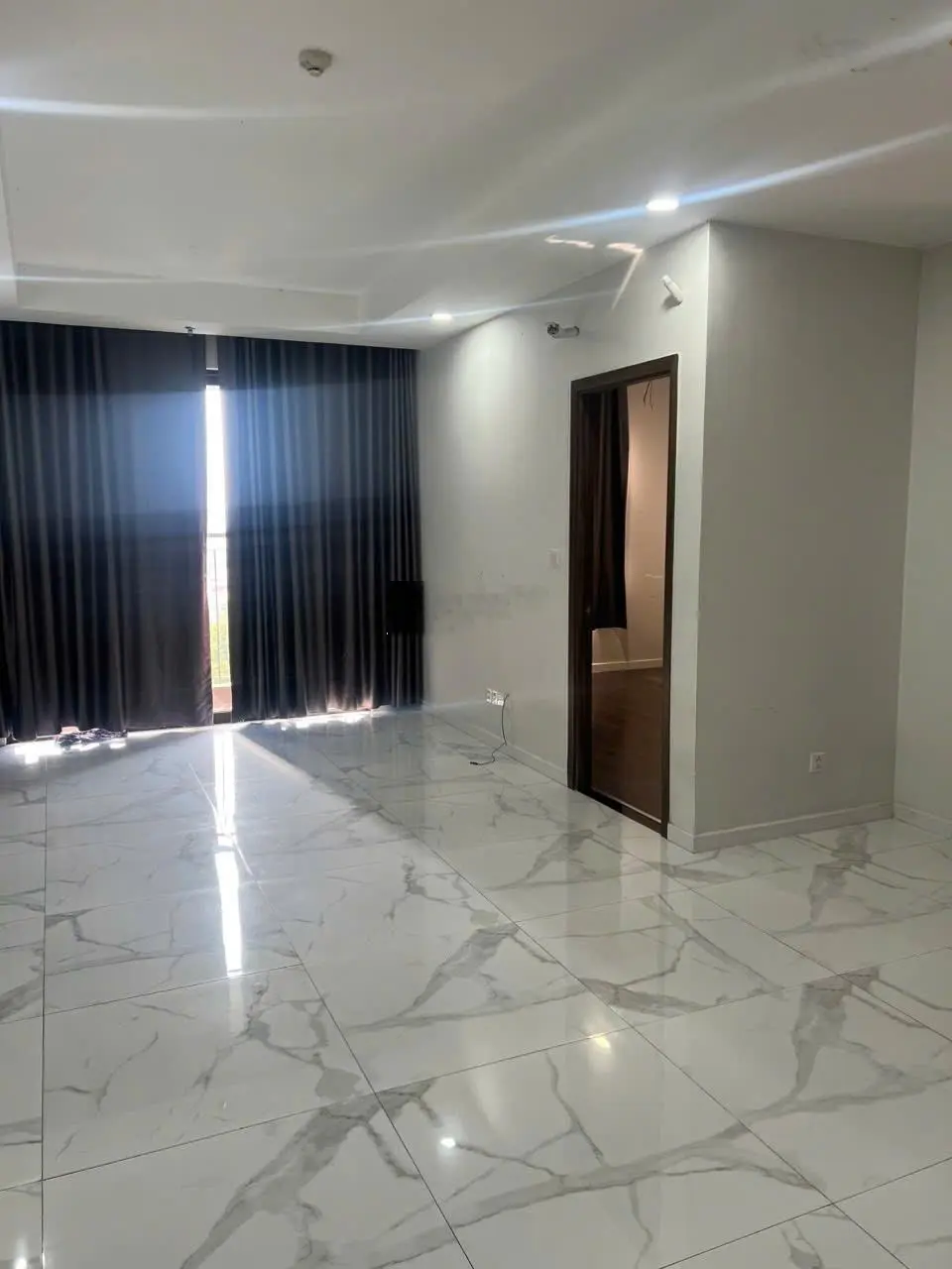 Bán căn hộ 2PN2WC 75m2 giá rẻ nhất Opal Boulevard 2,72 tỷ nhà mới, đẹp ,lh 077633456