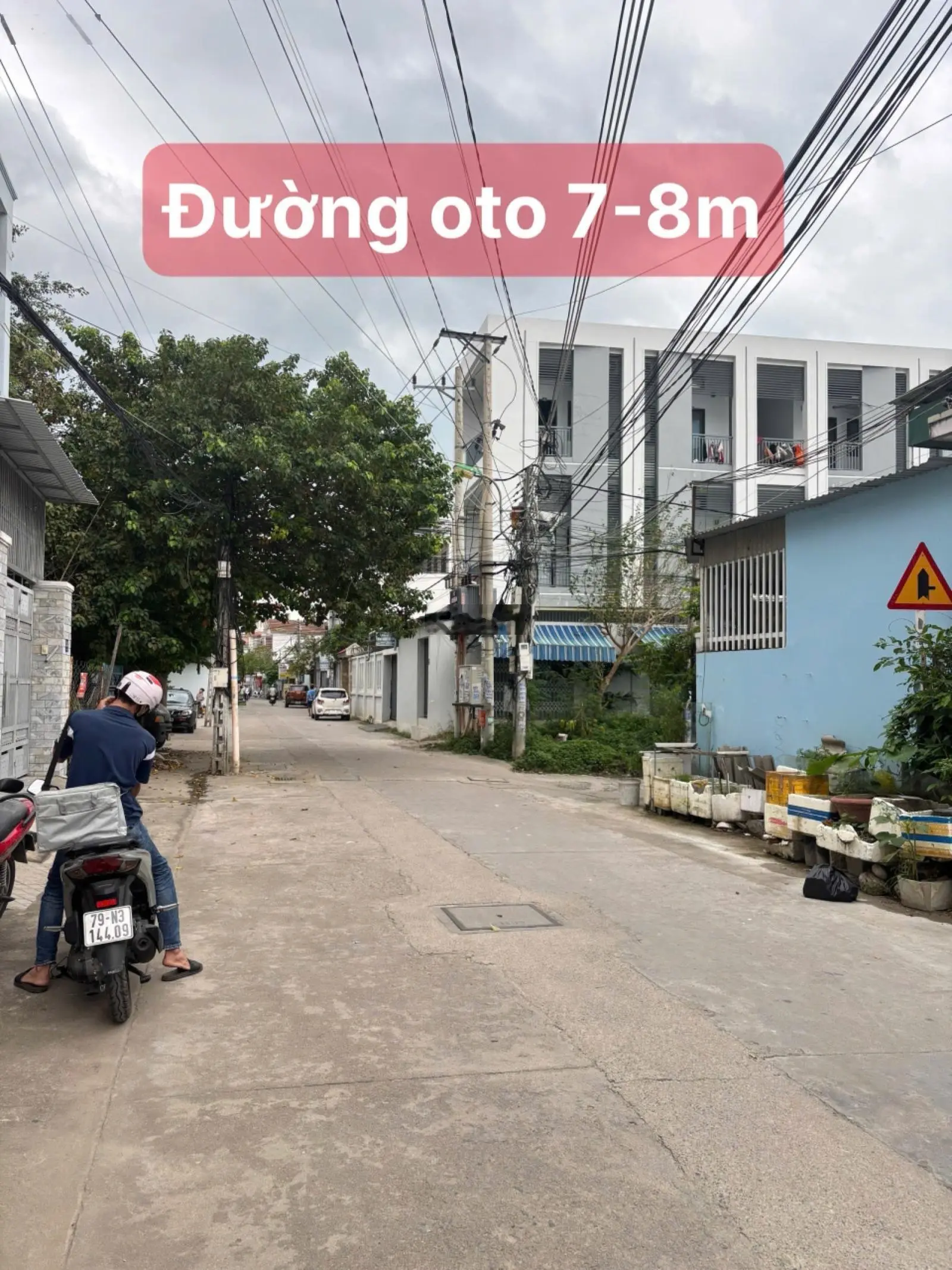 NHÀ 1trệt 1 lầu Cách Chợ Vĩnh Hải 200m
CÁCH BIỂN 1km - Đường 2 Oto Tận nhà!