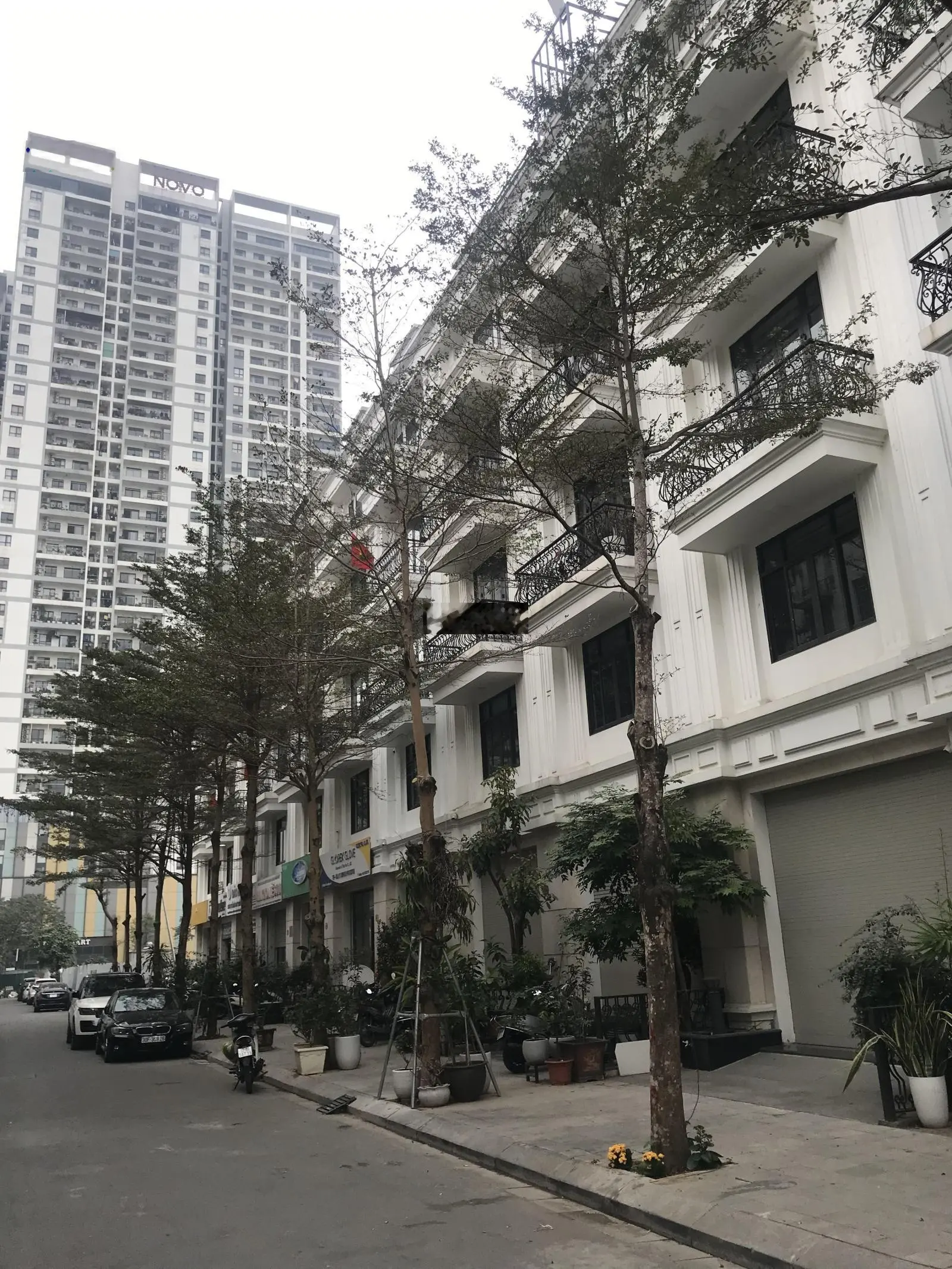 Giá Ngon -39 Tỷ- Liền kề shophouse 101M2 - Mặt phố Xuân La,Tây Hồ - 5 Tầng - KD - TM - 2 Thoáng .