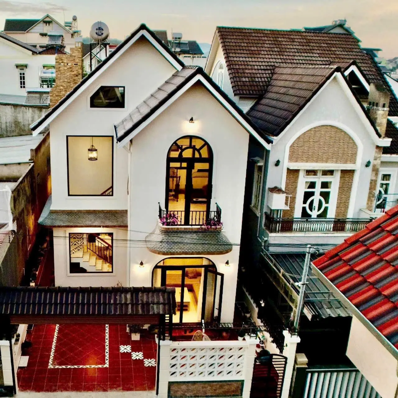 CẦN BÁN CĂN VILLA NHƯ HÌNH GẦN NGAY KHU DU LỊCH HỒ THAN THỞ P12 ĐÀ LẠT