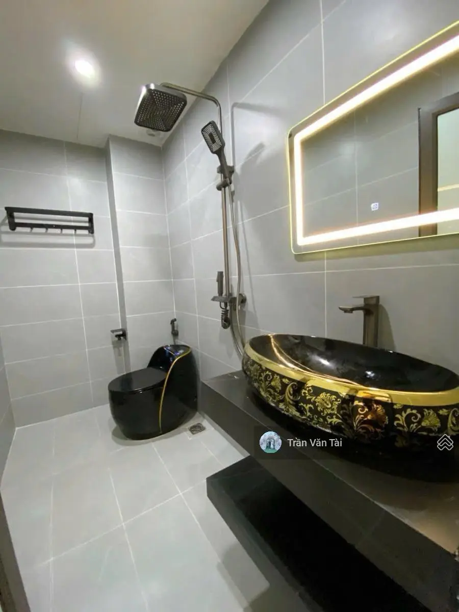 Bán nhà ngõ 111 Tứ Liên, 7,95 tỷ, 48m2, 4PN, 3WC, tặng full nội thất, gần phố