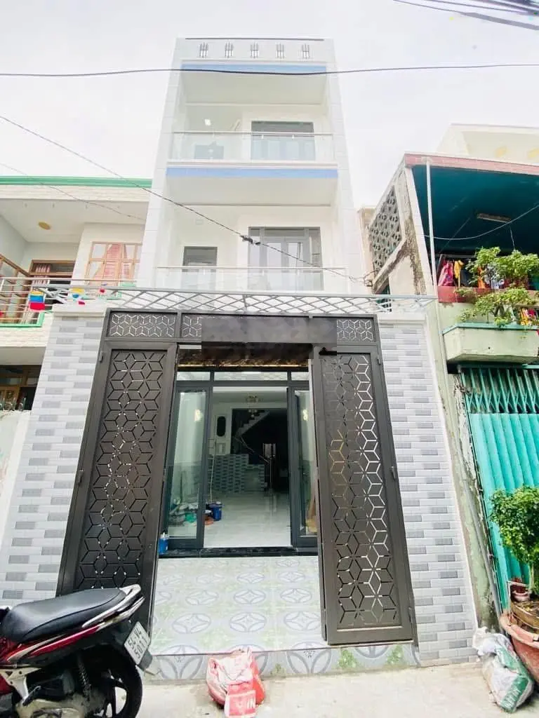 Có ngay nhà ở Nguyễn Thị Huê Bà Điểm Hóc Môn hẻm thông cách 800m ra Quốc Lộ 72m2 4,5x16m 1ty8 SHR