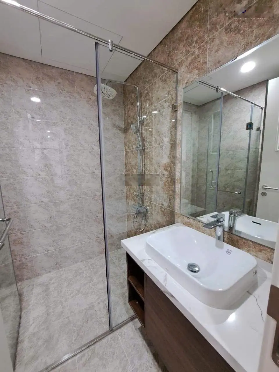 Bán gấp CC 2PN, 2WC, full đồ 71m2, 59 triệu ở Rose Town, Ngọc Hồi, Hoàng Mai, HN