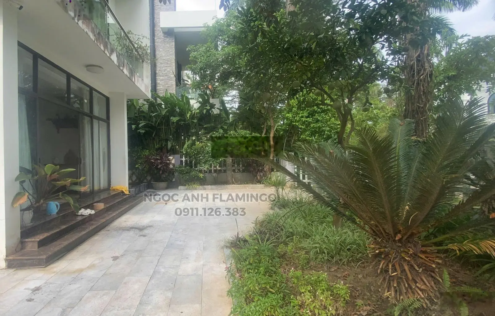 Biệt thự 301m2 vị trí trung tâm Flamingo Đại Lải 3 phòng ngủ, mặt tiền lớn bể bơi rộng