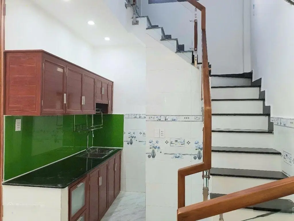 Bán nhà quận 8,35m2,3PN, sát mặt tiền,hơn 3tỷ xíu, Nguyễn Duy,Hưng Phú, chủ tặng nội thất.