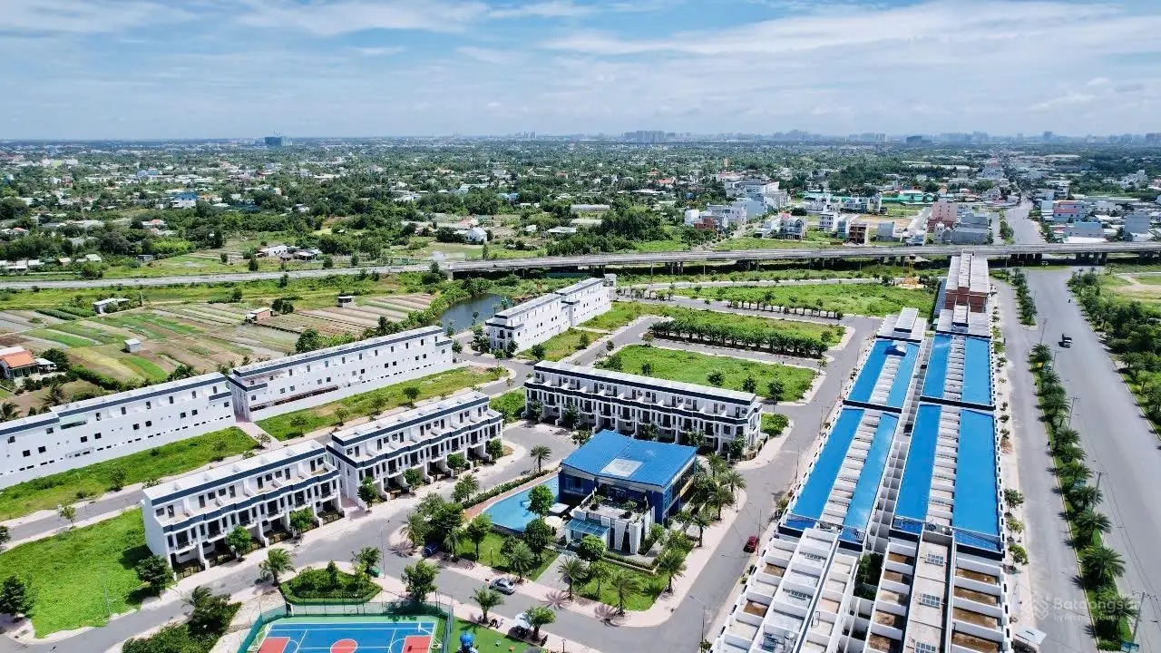 Bán lô The Sol City tại huyện Cần Giuộc tỉnh Long An đường khu hồ bơi 80m2 giá 2tỷ050 LH 0931 112 ***