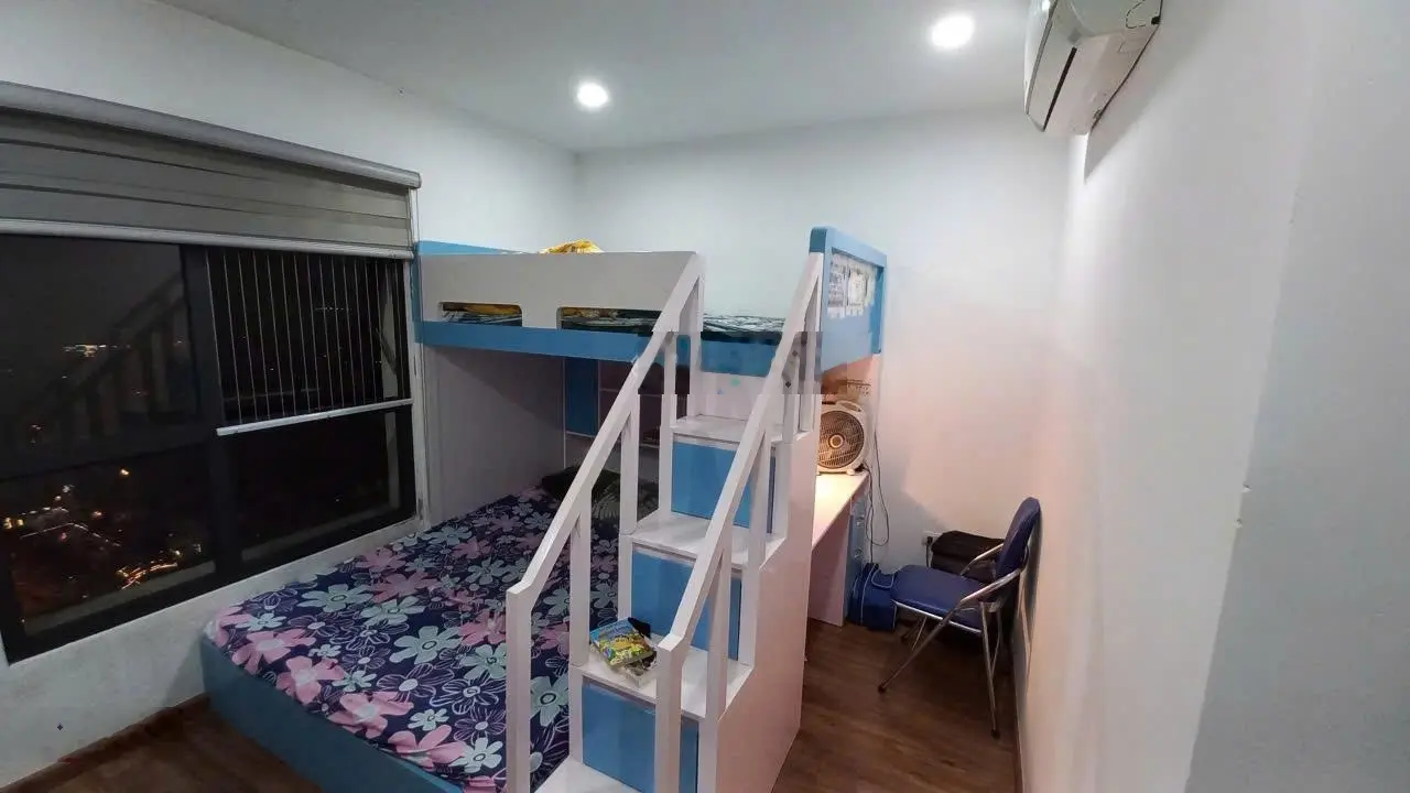 Chính chủ cần bán căn hộ 70m2 thông thuỷ 2 ngủ, 2 vệ sinh toà Samsora, nội thất theo thiết kế đẹp