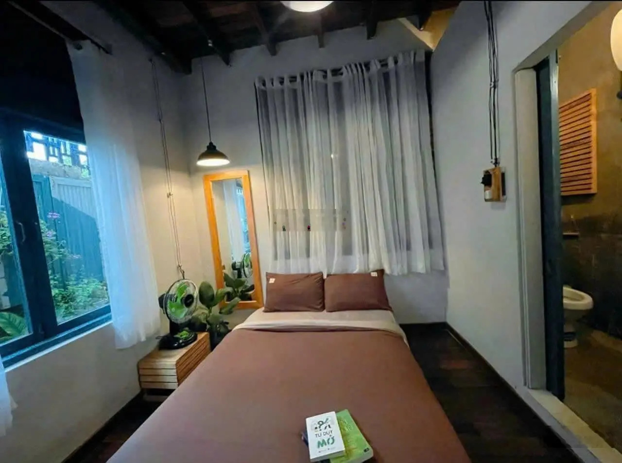 Homestay đang kinh doanh đường Trạng Trình, cách hồ Xuân Hương 500m2. Giá 11 tỷ