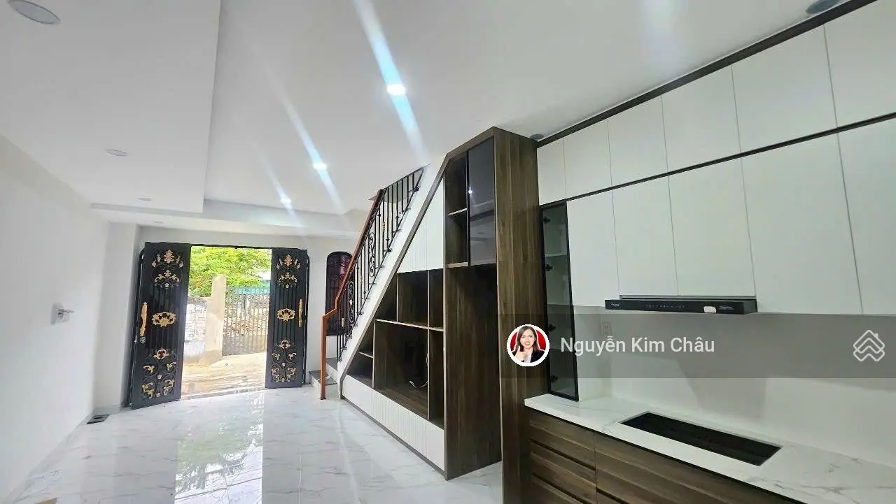 Bán nhà mới xây đẹp 2 tầng tại Vĩnh Nguyên, Nha Trang, giá chỉ 3,2 tỷ, diện tích 35m2