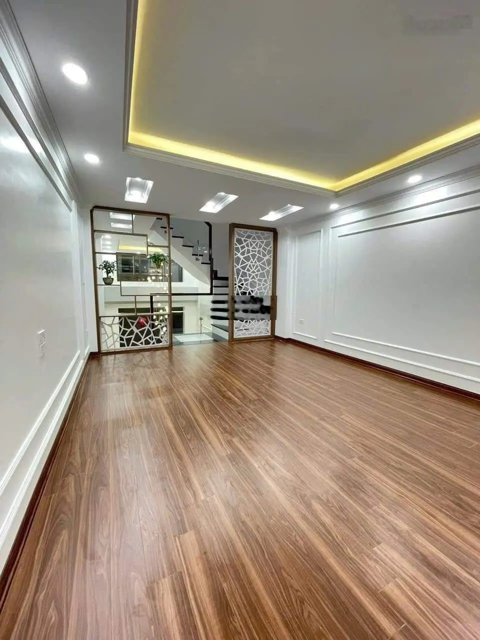 Chính chủ bán nhà 5 tầng, 52m2 lô góc, ôtô qua nhà, 9,2 tỷ, rất hiếm, Lê Đức Thọ, Mỹ Đình, rất lộc