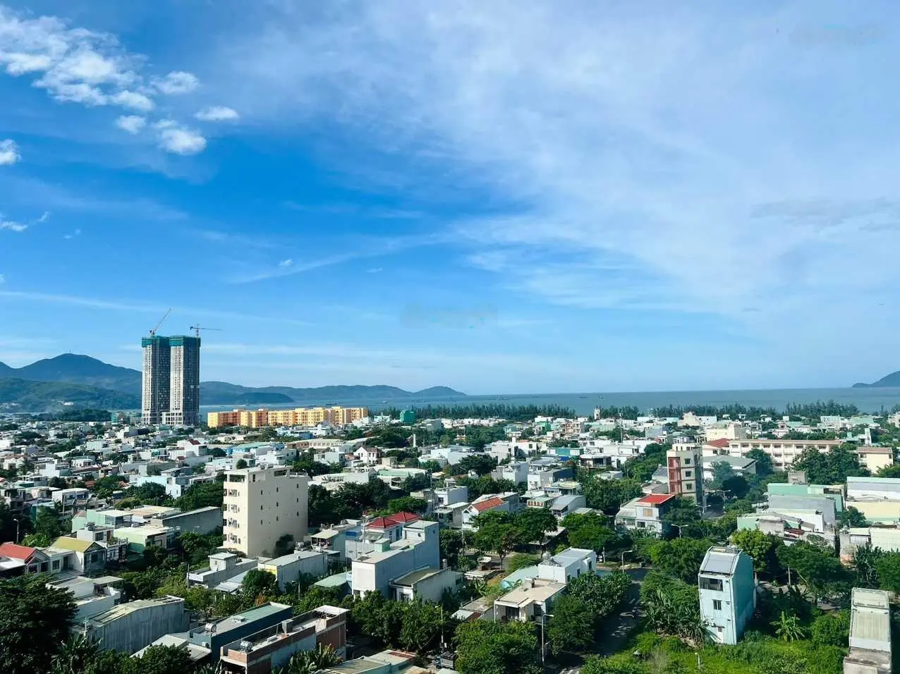 CĐT còn vài căn 2PN (59.2m2) view Quảng Trường, hồ bơi nội khu giá Full 100% chỉ 1.570 tỷ