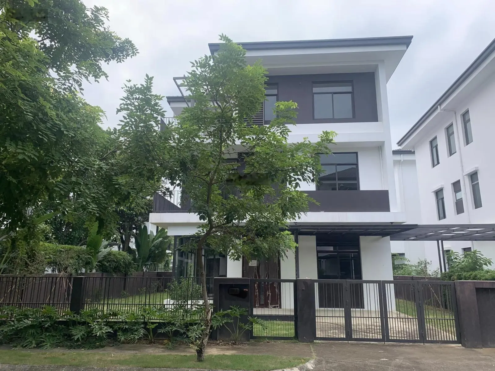 Quỹ hàng chuyển nhượng biệt thự, liền kề Hà Đô Charm Villas vị trí đẹp giá tốt.