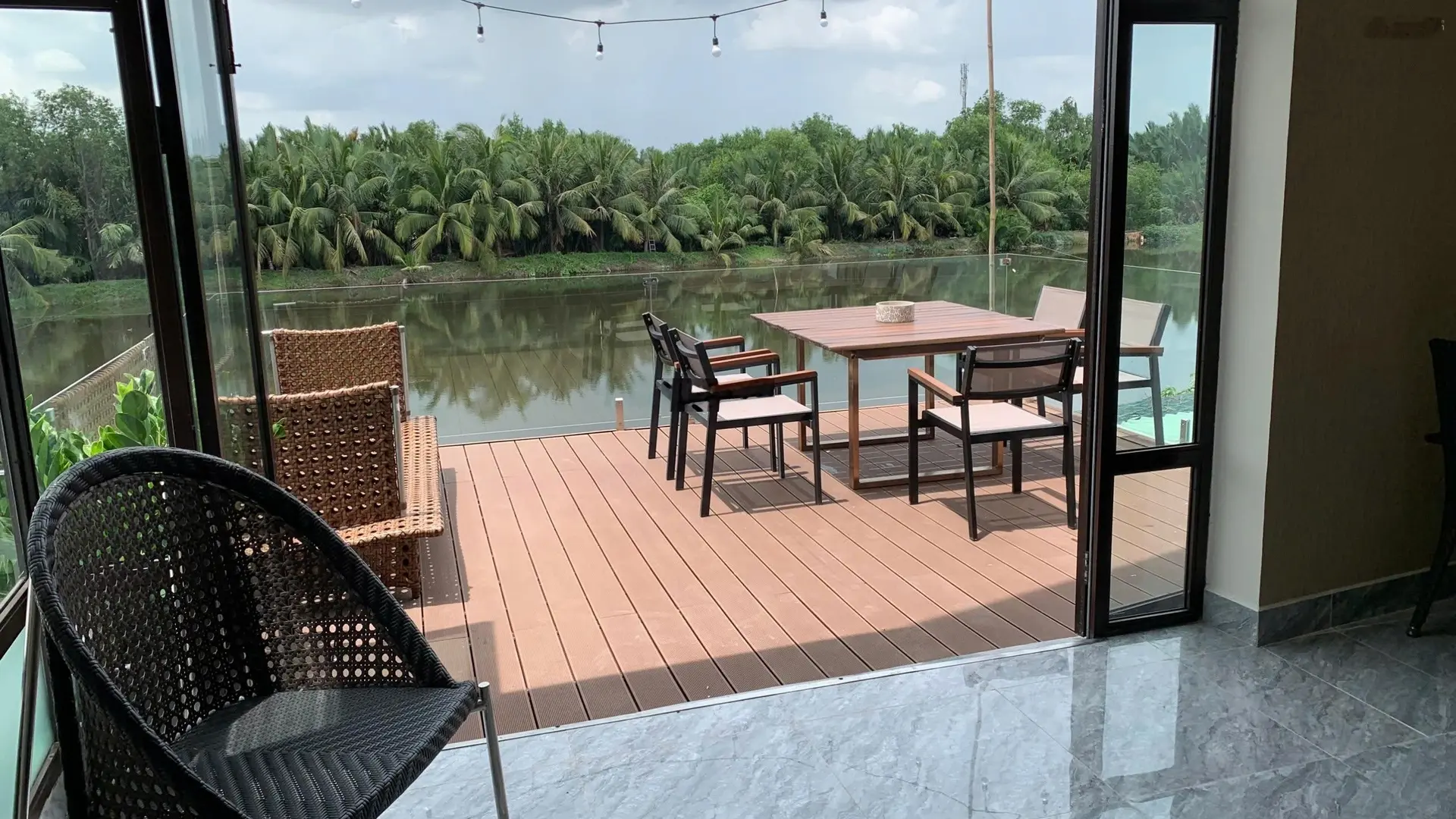 Nhà 4 tầng Nhà Bè, trên 100m2 đất View Hồ, Công Viên, Sông trực tiếp từ nhà bán 8,7 tỷ TLg mạnh.