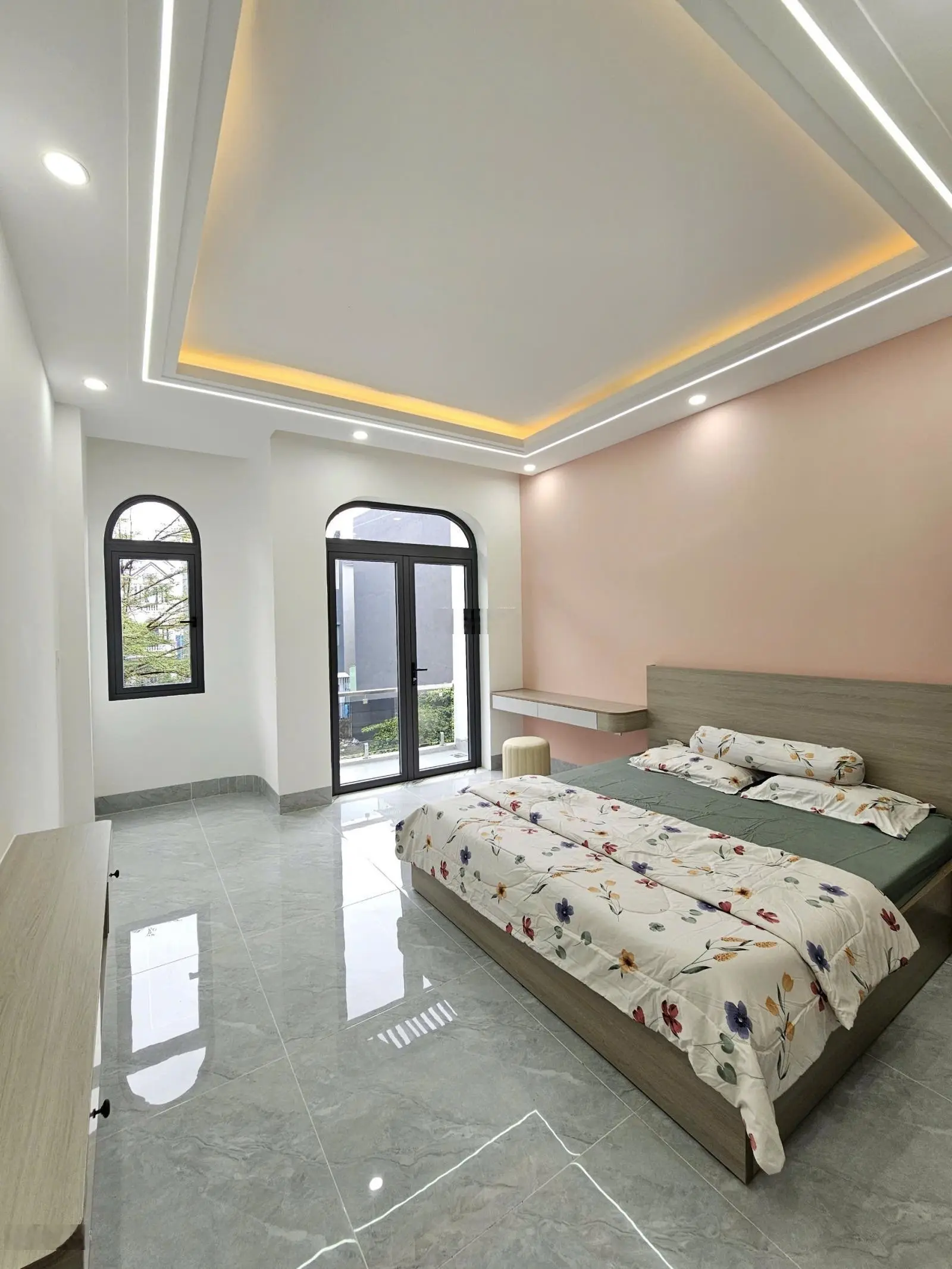 Nhà đẹp: 3tỷ850, 60m2 tặng hết nội thất nhà 1 trệt 2 lầu gần ngã tư Miếu Ông Cù, TP. Thuận An