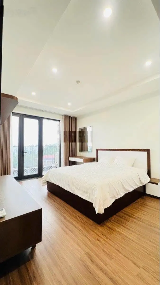 Bán nhà mặt phố Nghi Tàm 7 tầng mới, đẹp view trọn Hồ Tây 78 tỷ