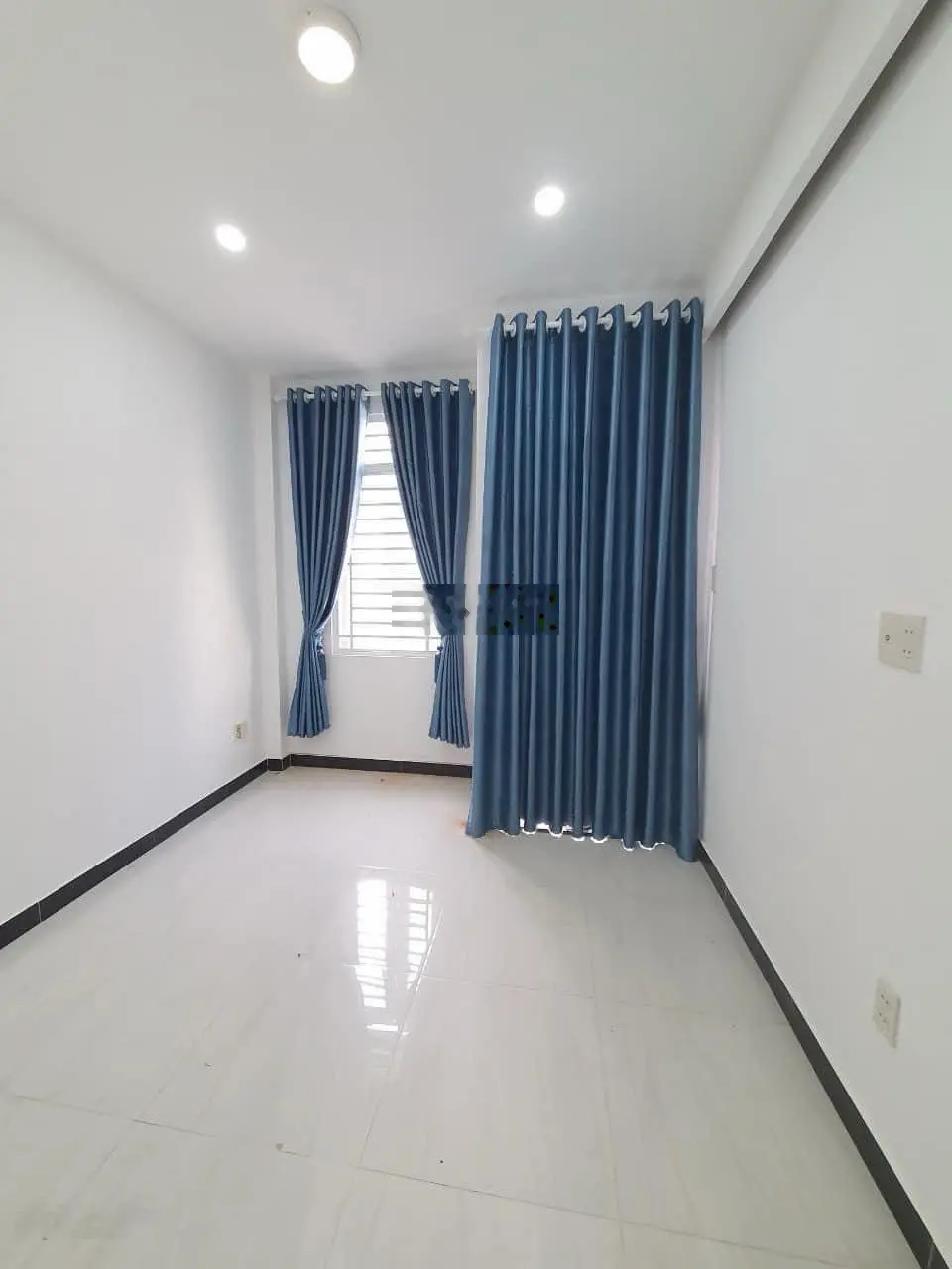 Nhà cực đẹp, hẻm 6m Đặng Minh Trứ, P.10, Tân Bình, DT 53m2, 2 lầu, sổ riêng. LH 0902918803