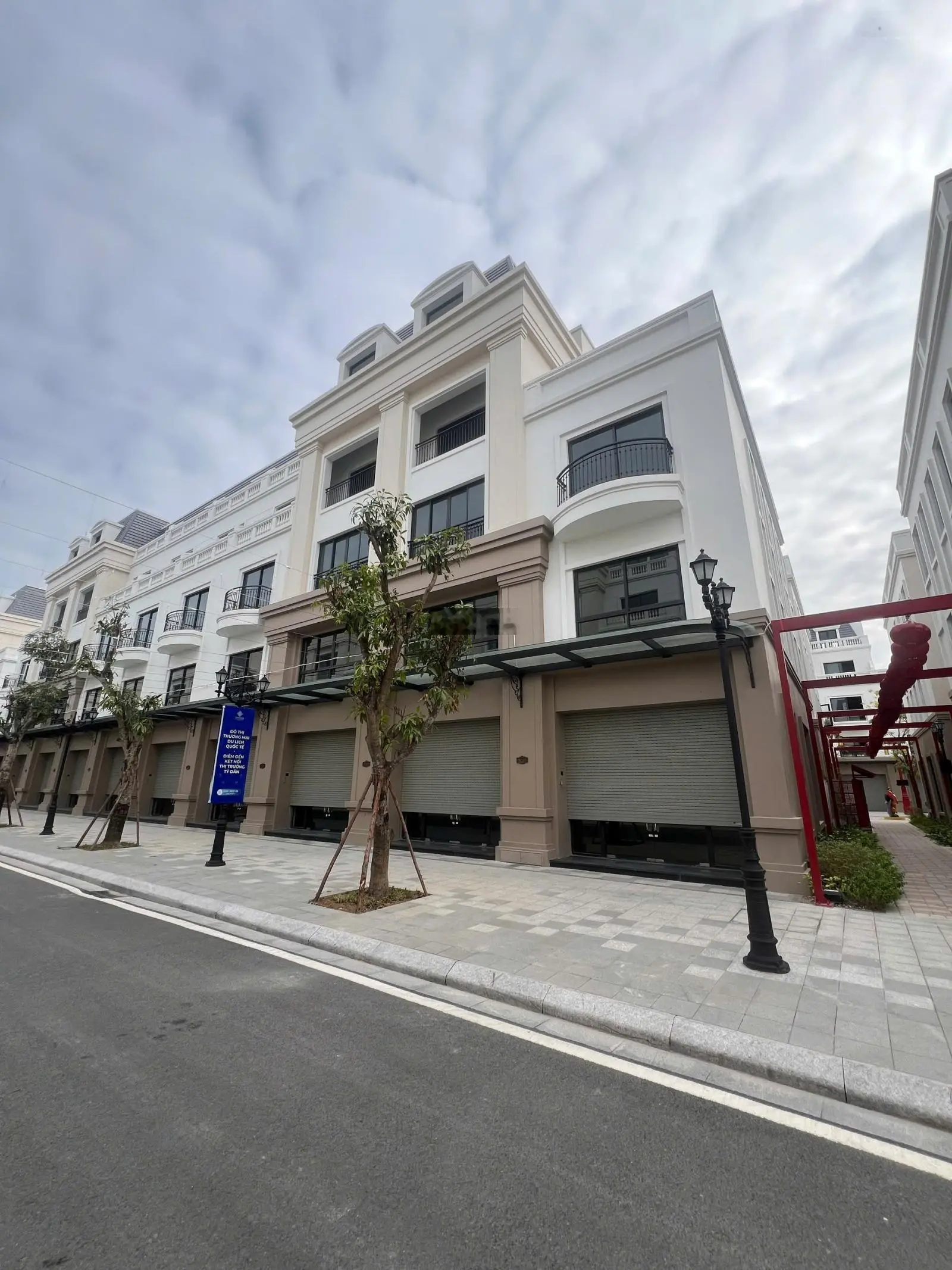 Bán shophouse view đẹp giá tốt tại Vinhomes Golden Avenue, 6,1 tỷ, 90m2, HT1T, sổ sở hữu lâu dài