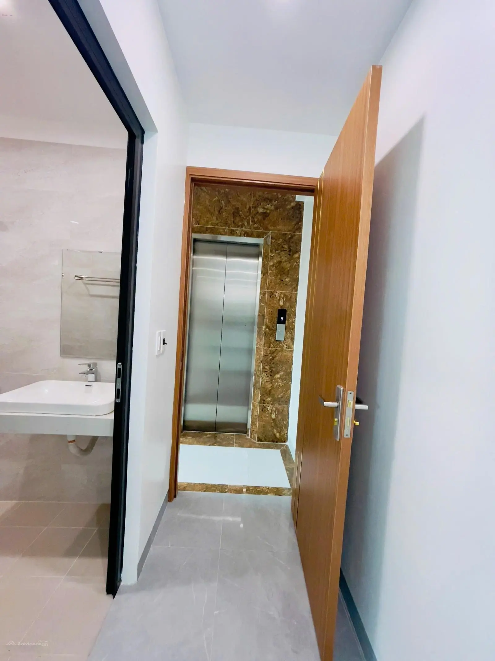 Bán nhà riêng 39m2, 4PN, 4WC tại An Dương Vương, Phú Thượng, Tây Hồ, Hà Nội chỉ với 8,2 tỷ